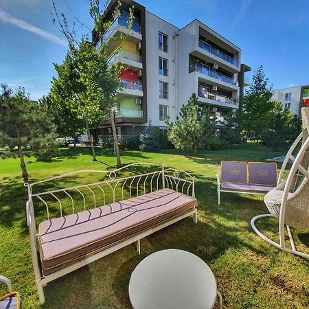 Beside Airport Apartment Otopeni Bagian luar foto
