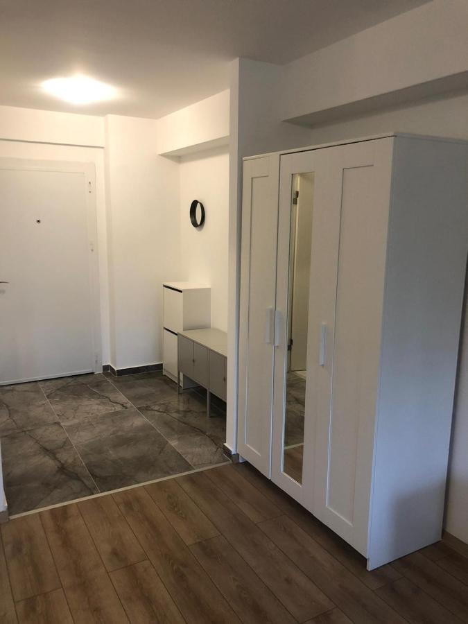 Beside Airport Apartment Otopeni Bagian luar foto