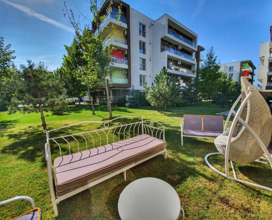 Beside Airport Apartment Otopeni Bagian luar foto