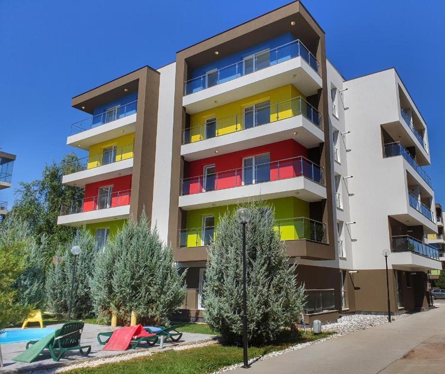 Beside Airport Apartment Otopeni Bagian luar foto